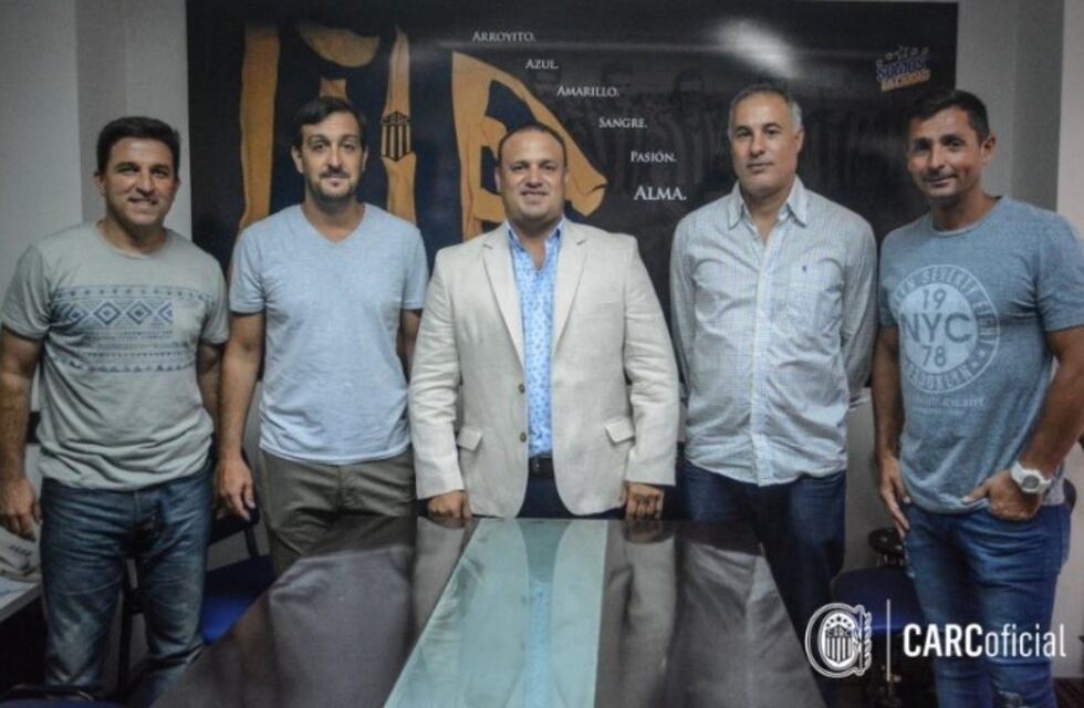 Leo Fernández firmó el contrato con Central y presentó a su cuerpo técnico