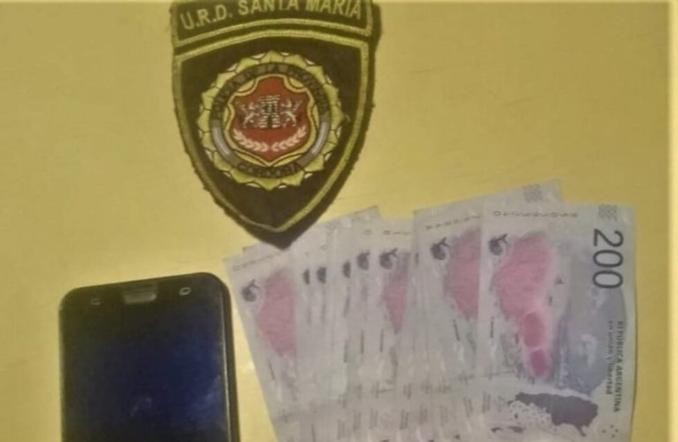 Falda del Carmen: la Policía recuperó dinero y un teléfono celular