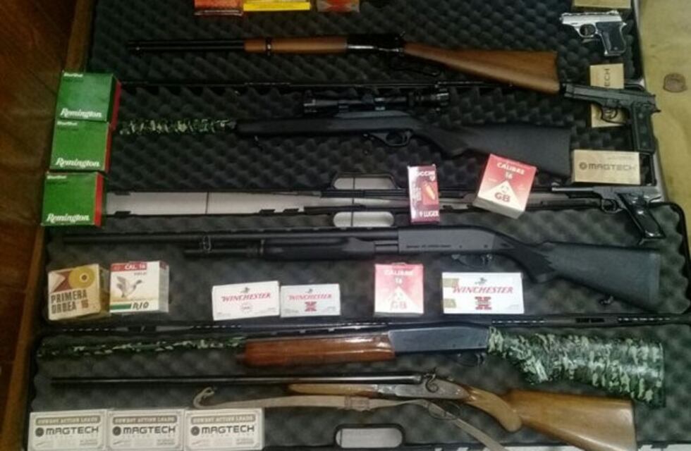 Detuvieron a un empresario que tenía un arsenal en su casa