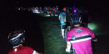 Río Turbio: grupo de cicloturismo "Los Aventureros" organizó salida nocturna