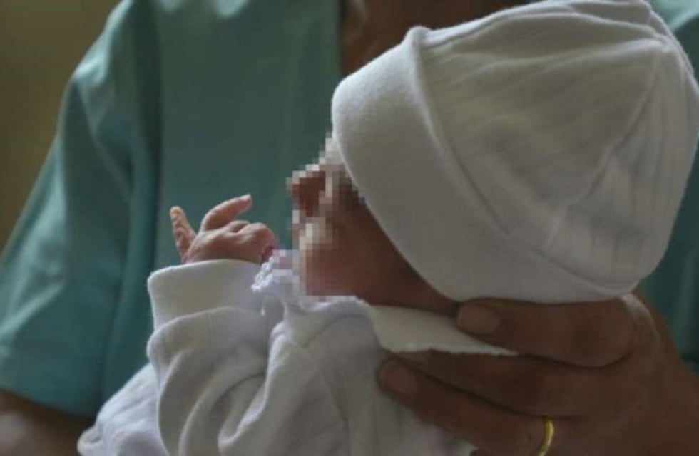 Mujer dio a luz en plena calle en esta madrugada
