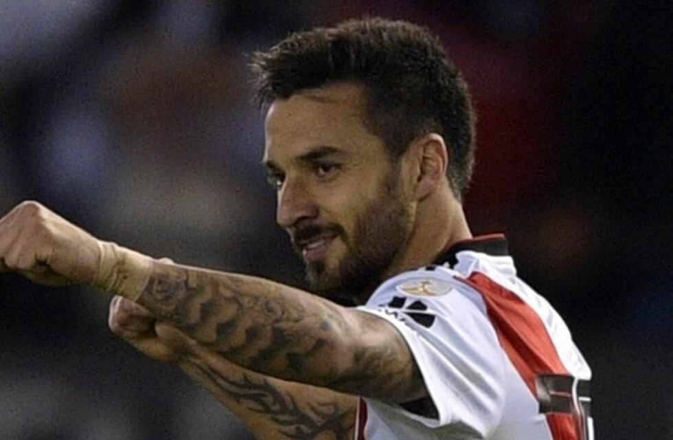 ¡Jugador de toda la cancha! En su tiempo libre Scocco vende choripanes en su pueblo natal