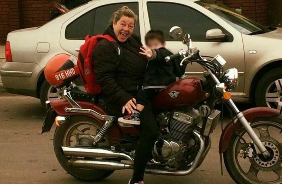 Se llevaron la moto de la cochera de su casa pero la dueña no advirtió el robo