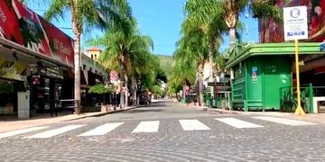 Villa Carlos Paz inmersa en un silencio histórico en plena Semana Santa\u002E