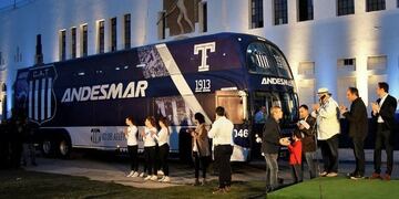 En el ómnibus de Talleres llegarán al clásico los dirigentes de Belgrano\u002E