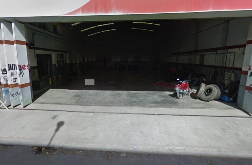 Principio de incendio en una cancha de fútbol 5