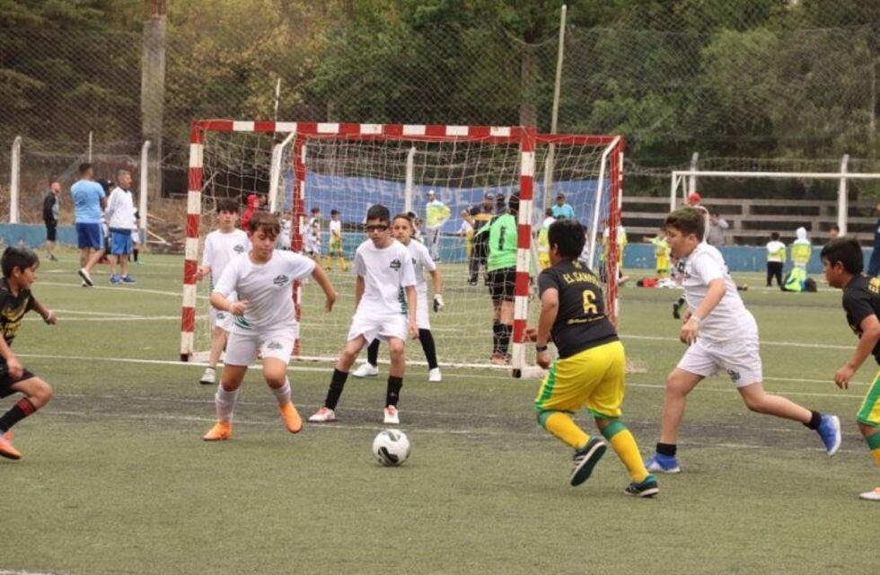 Carlos Paz recibió a más de 1.500 futbolistas de toda Argentina y de países vecinos