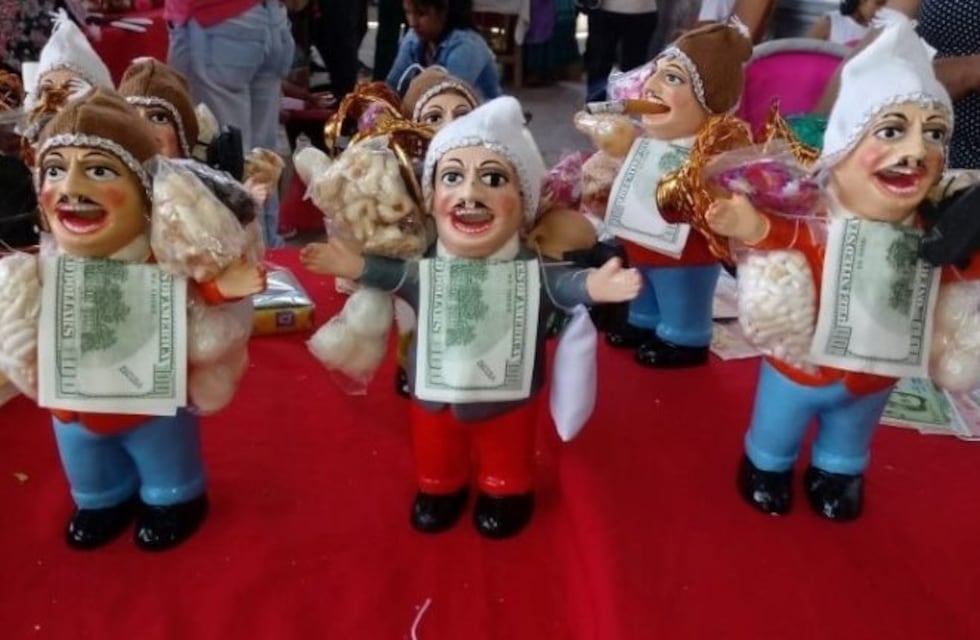 Feria de la Alasita: jujeños, turistas y residentes bolivianos ofrendaron al Ekeko