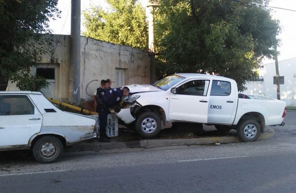 Chocó una camioneta del Ente de Obras Sanitarias