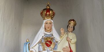 La señora restauró la Virgen de la Comisaría de Villa Allende para cumplir una promesa\u002E