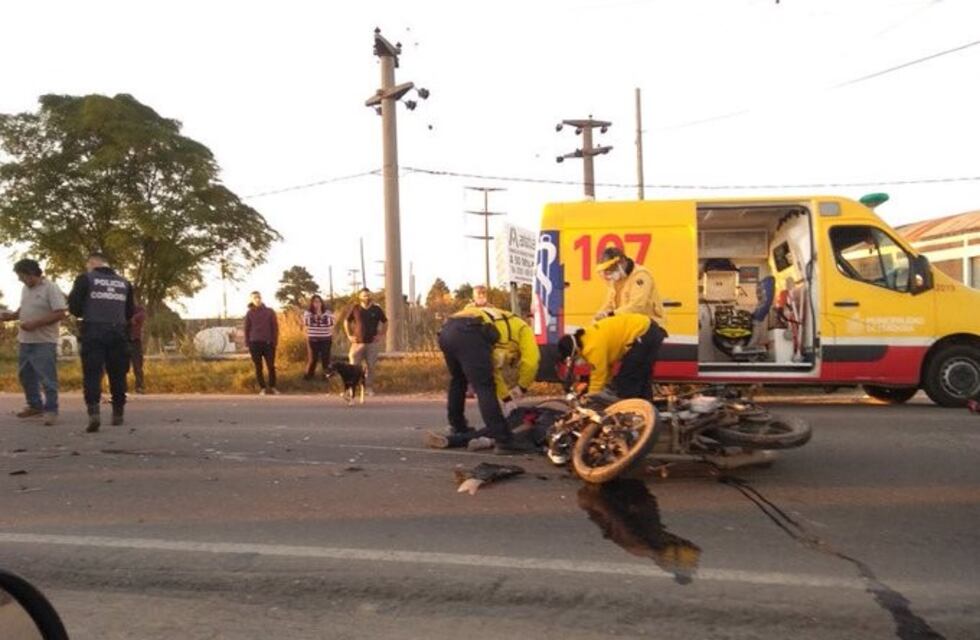Un motociclista perdió la vida al chocar con un camión en avenida Japón