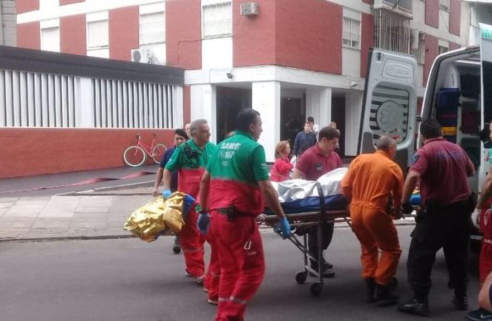 Feroz incendio en un edificio de Palermo: hay un herido