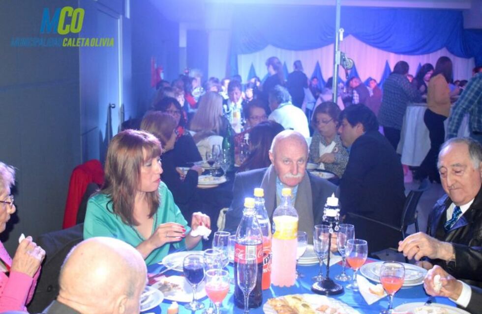 La Fundación Amigos del Hogar de Ancianos realizó cena para recaudar fondos