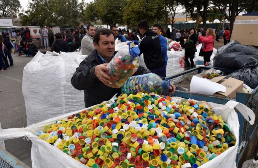 Maratón del Hospital Infantil de Córdoba: 19 mil kilos de tapitas solidarias