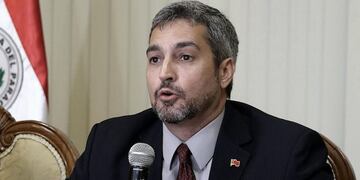 Mario Abdo Benítez, presidente de Paraguay, se refirió al avión venezolano iraní retenido en Ezeiza y afirmó que uno de los tripulantes "se cambió la cara".