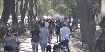 Tras el domingo al aire libre, se endurecen las restricciones y no se permitirán reuniones sociales ni familiares\u002E