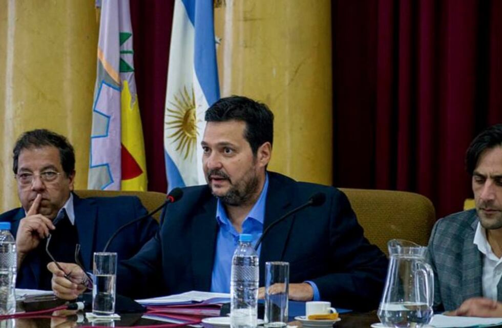 Vieyra responde preguntas de la oposición en el Concejo Deliberante