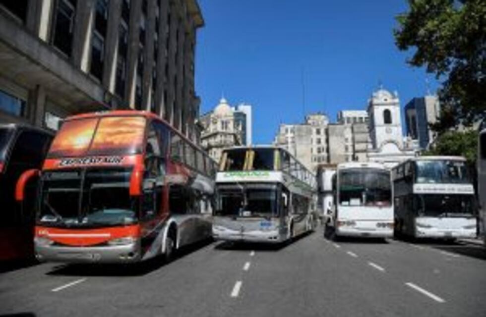 Se levantó el piquete de micros en Plaza de Mayo tras un principio de acuerdo