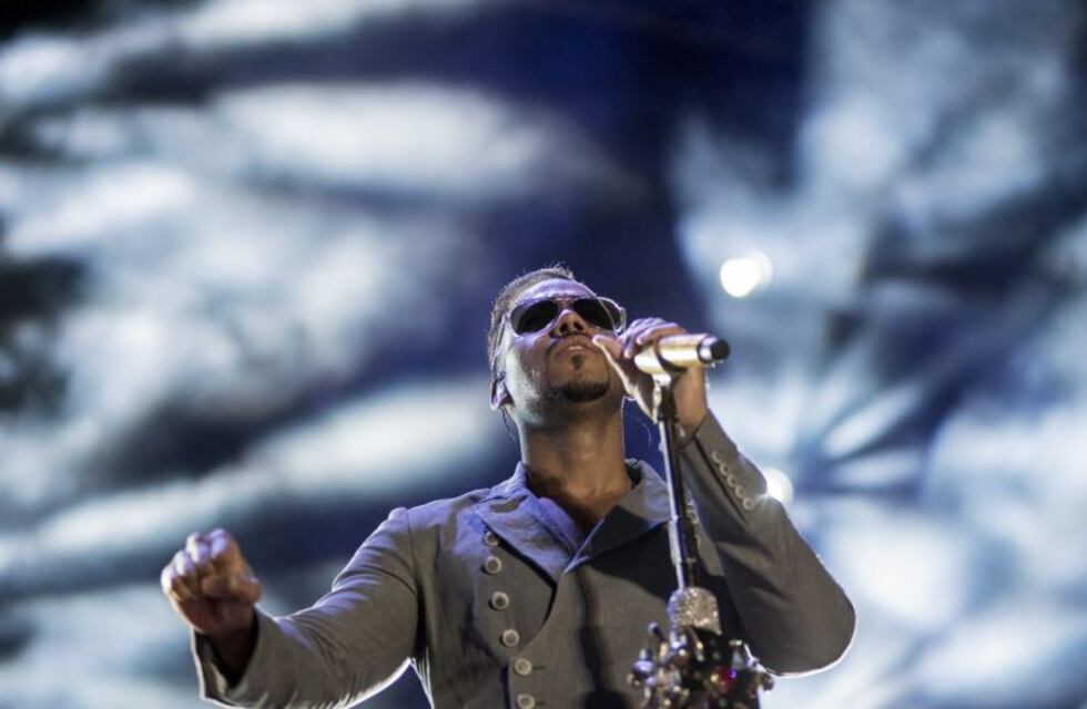 La canción de Romeo Santos que generó una ola indignación en las redes sociales