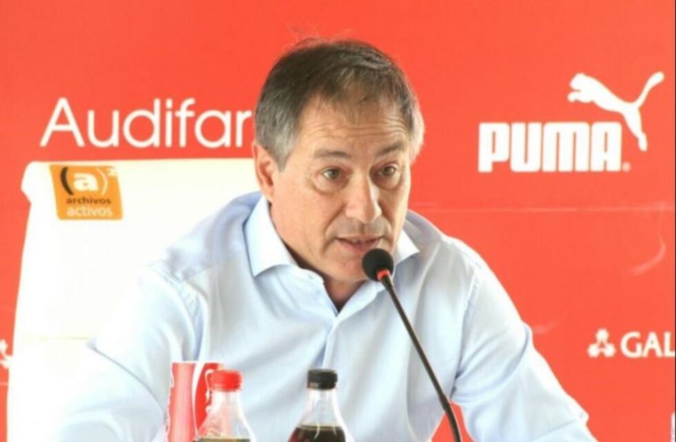 Independiente: Holan quiere reforzar algunos "puestos con características puntuales"