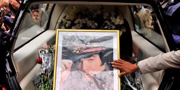 El último adiós a Cacho Castaña\u002E (Clarín)