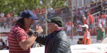 Gustavo Reggi saluda a Carlos Sperdutti