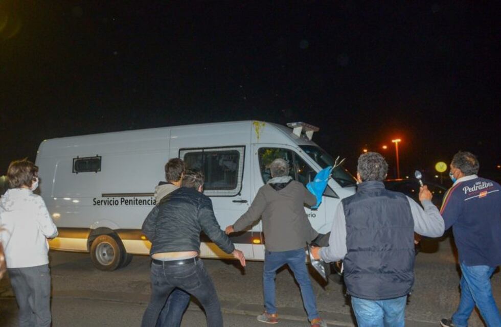 "Es triste que no pueda acceder a su casa", dijo la novia de Lázaro Báez