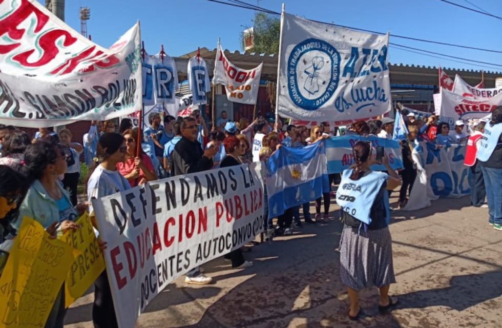 Docentes autoconvocados reclaman mejoras en los sueldos y las escuelas