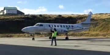 Arribo de avión sanitario