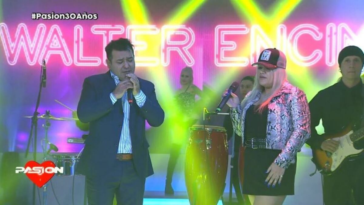 Morena Rial cantó en \