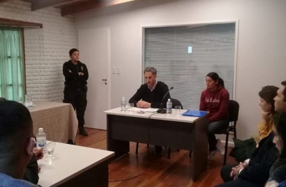 Una policía le pidió la tarjeta a una amiga pero la estafó por más de 100.000 pesos