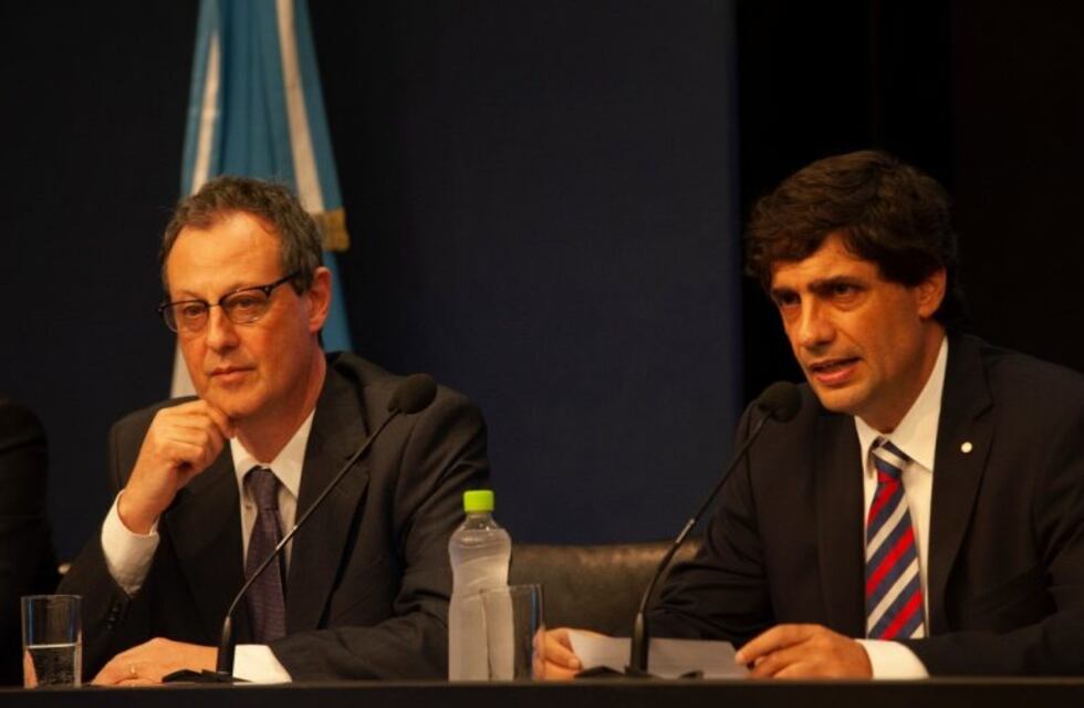 El Gobierno abre la renegociación con el FMI y extiende vencimientos de deuda pública