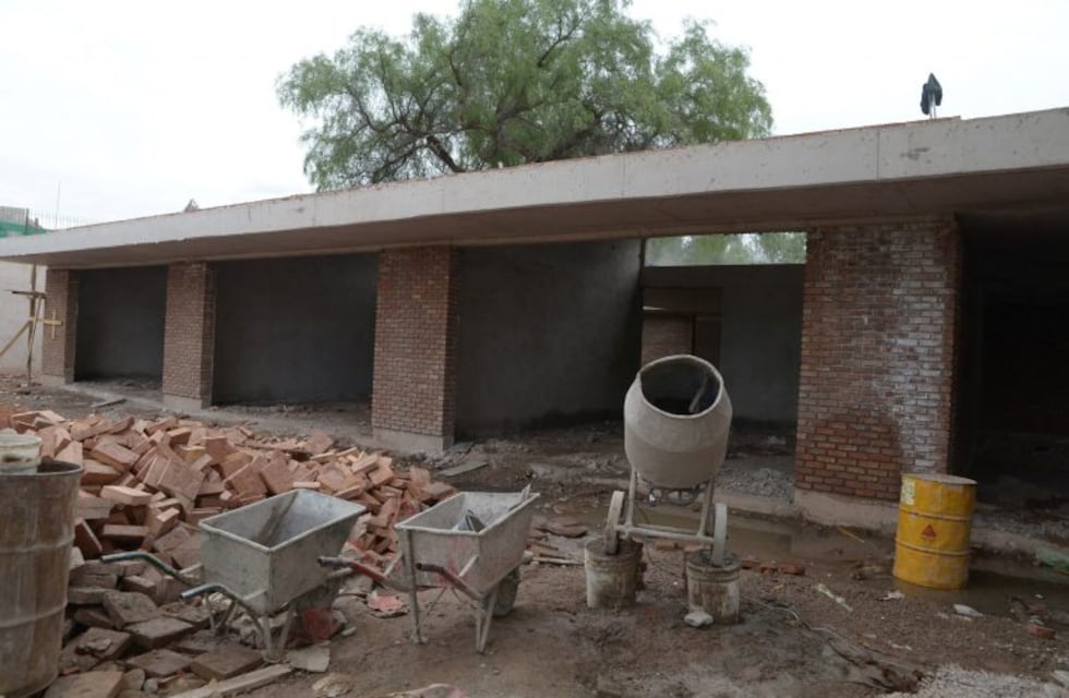 Construyen un centro social en el barrio Flores y Olivares de Mendoza