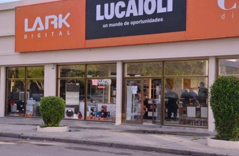 Embargan bienes de Lucaioli para pagar sueldos a trabajadores de sucursal Río Gallegos