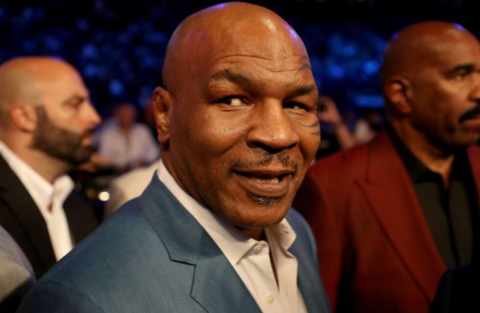 Mike Tyson mostró sus habilidades para el boxeo a sus 53 años