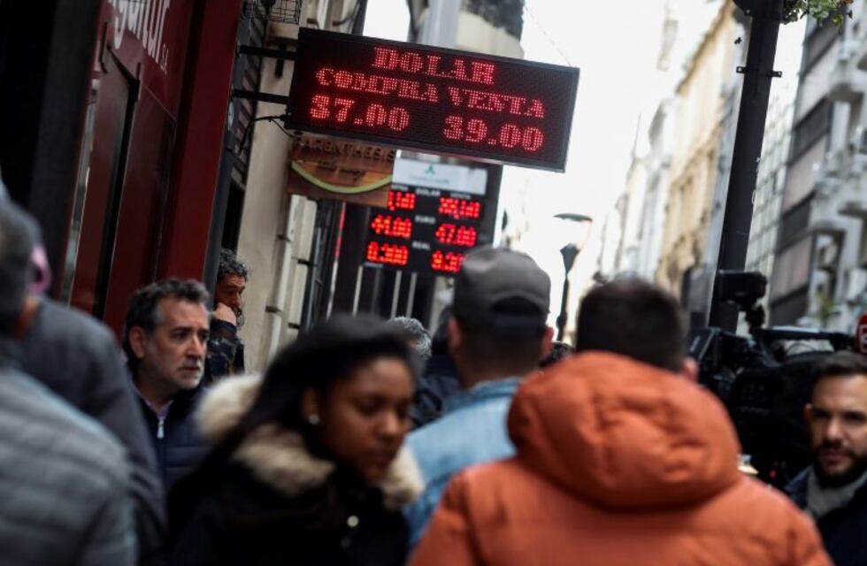 El dólar subió 35,6% en agosto