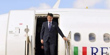 El premier italiano llegó a la Argentina y por la tarde se reúne con Macri\u002E