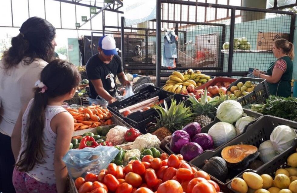 Para paliar el calor, el Mercado Concentrador ofrece productos frescos y preelaborados