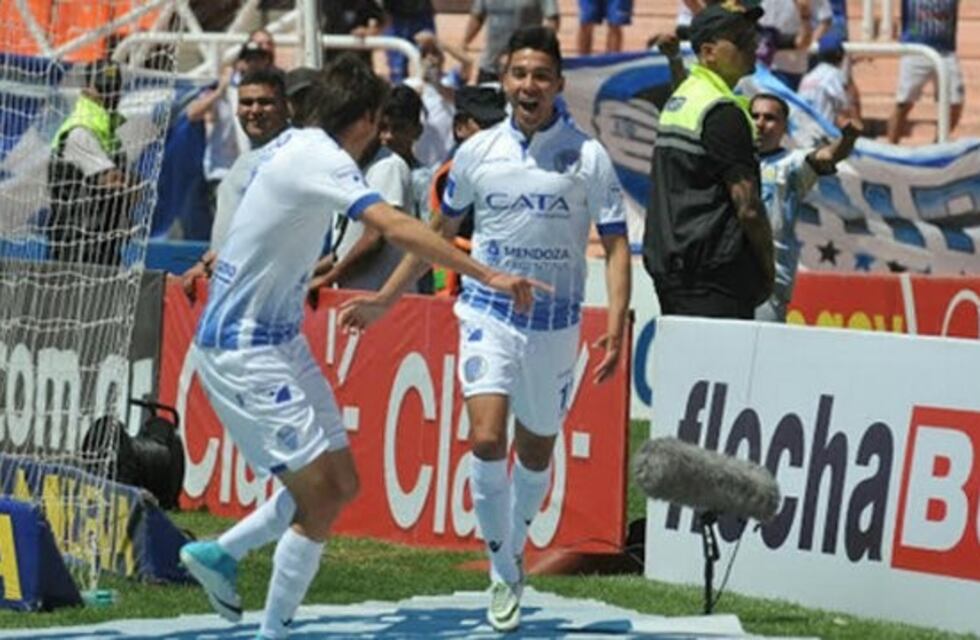 Godoy Cruz goleó a Gimnasia (LP) en Mendoza