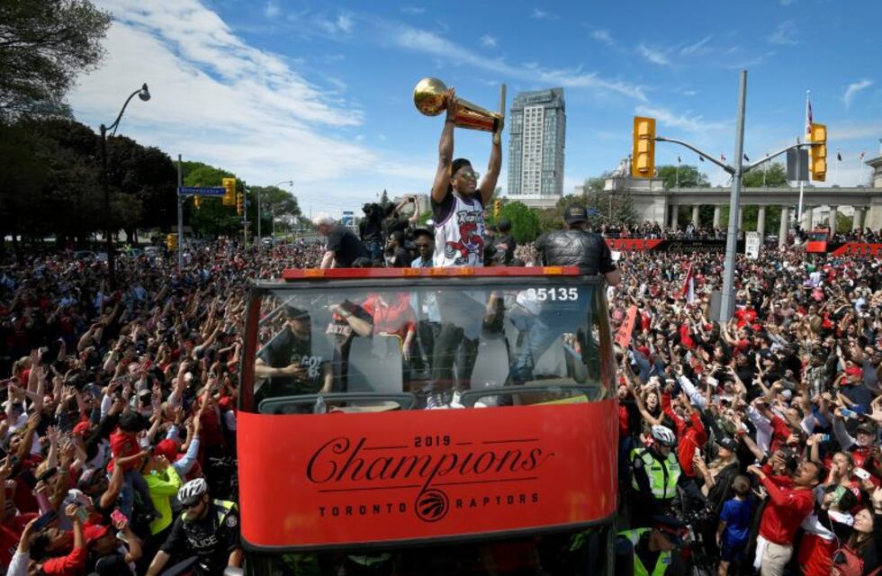 Pánico en Toronto: dos heridos de bala durante festejos por título de Raptors