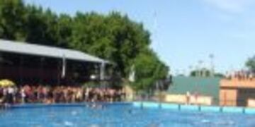 Comenzu00f3 la temporada en las piletas municipales.