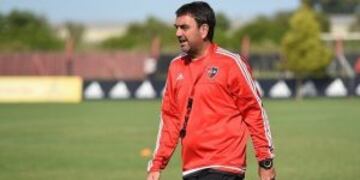 El DT aguarda la propuesta de la comisiu00f3n directiva para garantizar que continuaru00e1 en el club.