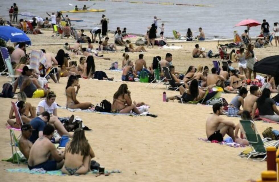 La costa rosarina se anticipa al verano y sumará policías en la Rambla Catalunya