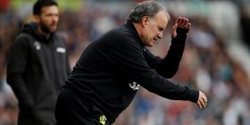 Soccer Football - Championship Play-Off Semi Final First Leg - Derby County v Leeds United - Pride Park, Derby, Britain - May 11, 2019 Leeds United manager Marcelo Bielsa reacts Action Images via Reuters/Craig Brough EDITORIAL USE ONLY\u002E No use with unauthorized audio, video, data, fixture lists, club/league logos or \