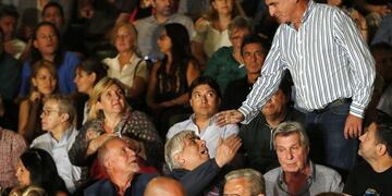 Hugo Moyano se mostró con dirigentes del kirchnerismo\u002E