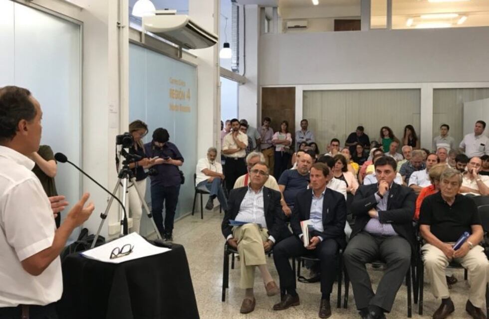 Gran rechazo al aumento del agua en la audiencia pública celebrada en Rosario