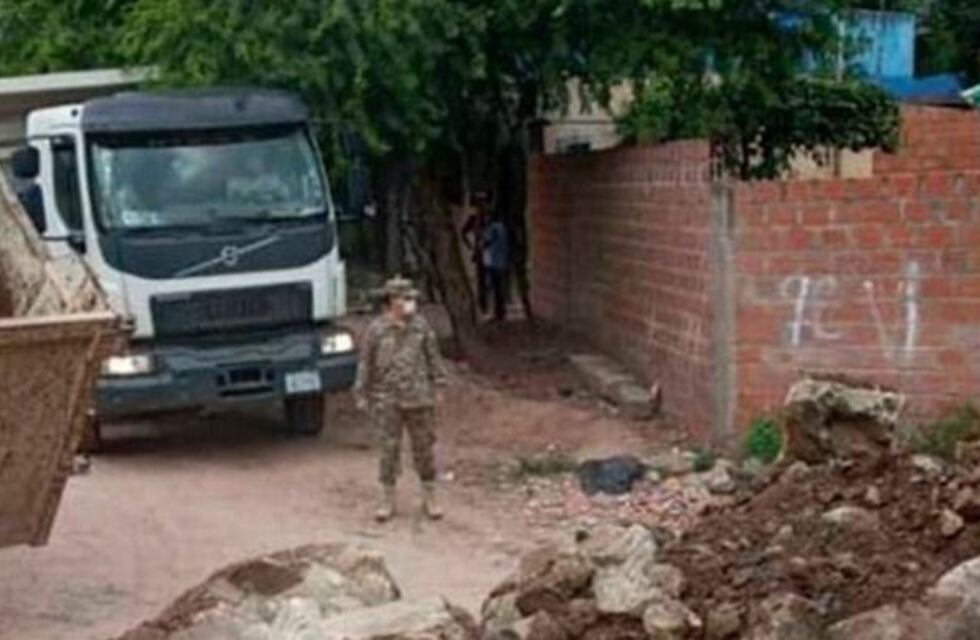 Con tierra y piedras, el ejército boliviano cerró pasos ilegales entre Salta y Bolivia