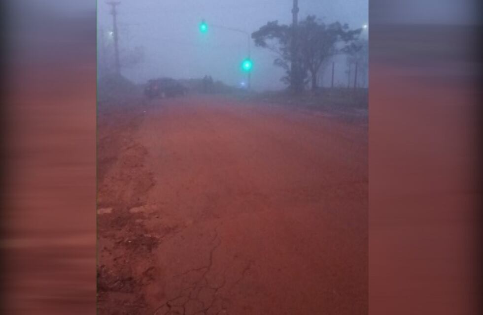 Un auto chocó contra una barricada sin señalizar en Eldorado