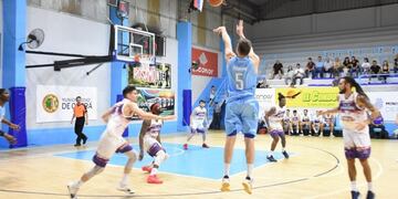 Oberá: gran partido de OTC y San Martín, pero el triunfo fue para los obereños\u002E Juegan el Súper 4 por primera vez luego de participar 12 temporadas\u002E (Misiones Basket)