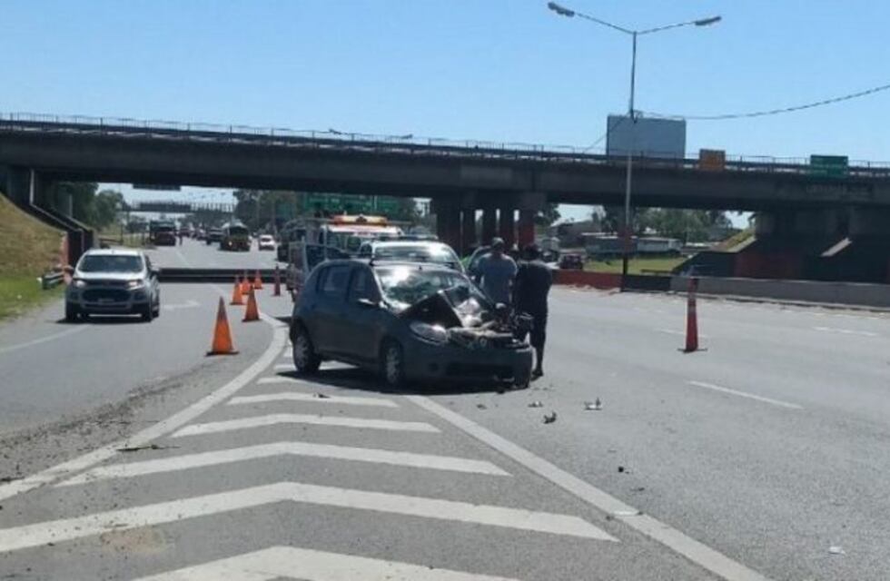 Los camiones que colapsan Circunvalación ocasionaron un nuevo accidente